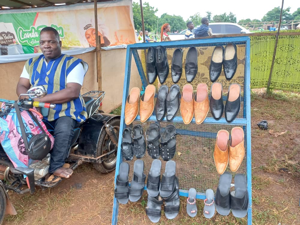 Chaussures et sandales en cuir